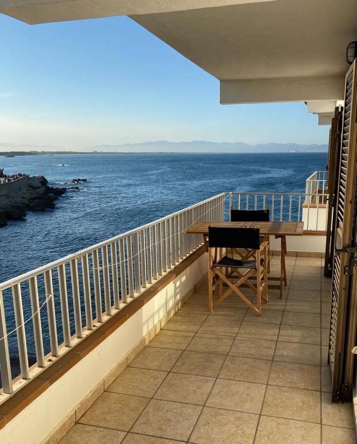 Апартаменты Port De'N Perris Ля Эскала Экстерьер фото